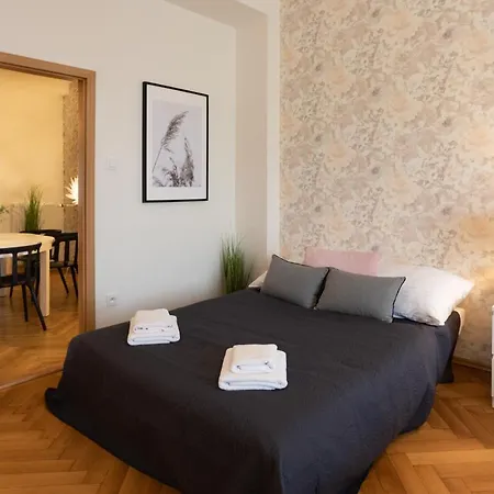 Luxury Apartment In Prime Location Prague Exterior photo